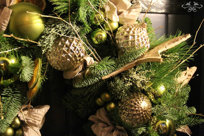 A World of Wintry Wreaths for Christmas - and how to make your own